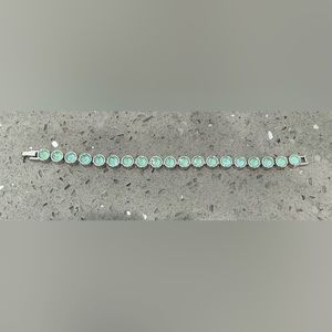 Touchstone Crystal by Swarovski, silky sage delite ice bracelet, NIB